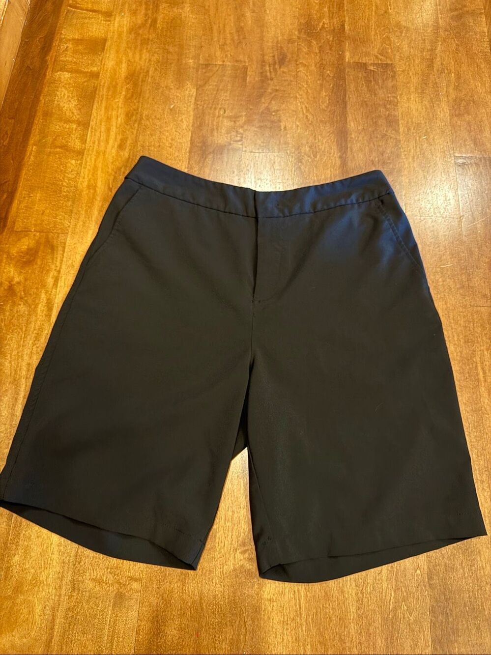 Tommy Bahama Active Women’s Large Black Bermuda Golf Shorts